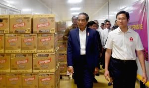 Presiden-Jokowi-Tinjau-Perusahaan-Indonesia-di-Filipina
