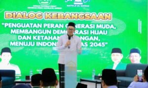 Ketum DPP Generasi Muda Mathla'ul Anwar, Ahmad Nawawi memberikan sambutan pada dialog kebangsaan yang digelar di Kota Tangerang Banten akhir November 2025