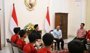 Pemain-Sepak-Bola-Anak-Anak-Jalanan-Raih-Juara-790x550