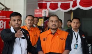 KPK-Tangkap-Tangan-Tersangka-Dugaan-Tindak-Pidana-Korupsi-di-Wilayah-Pemkab-Pemalang-image_large